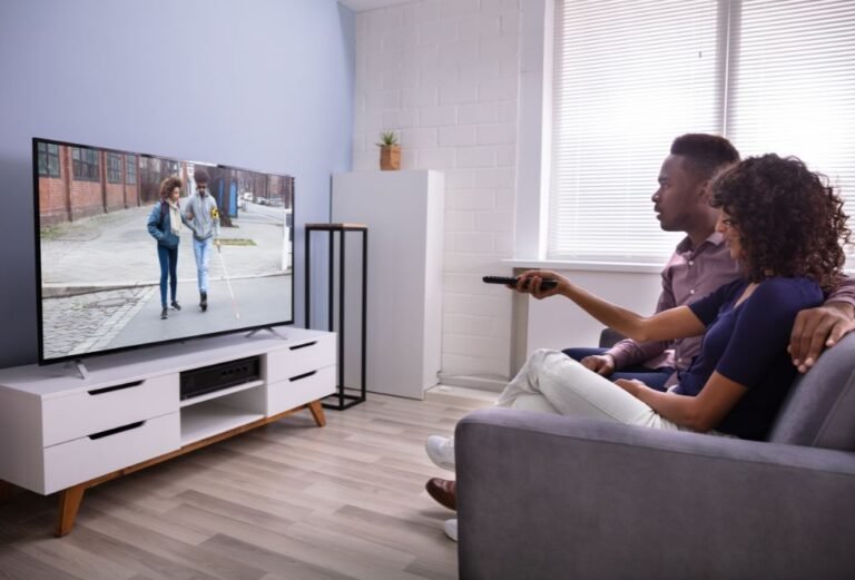 Por que investir em uma Smart TV de 65 polegadas?