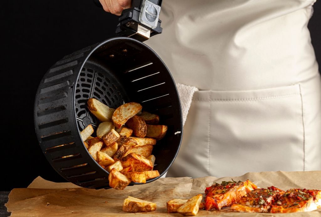 Como limpar air fryer com bicarbonato Como limpar air fryer com bicarbonato