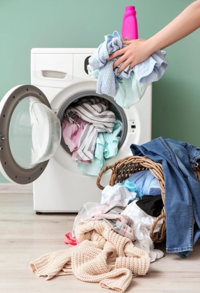 Tem problema Usar Vinagre na Maquina de Lavar Roupas e nas roupas? Funciona mesmo?