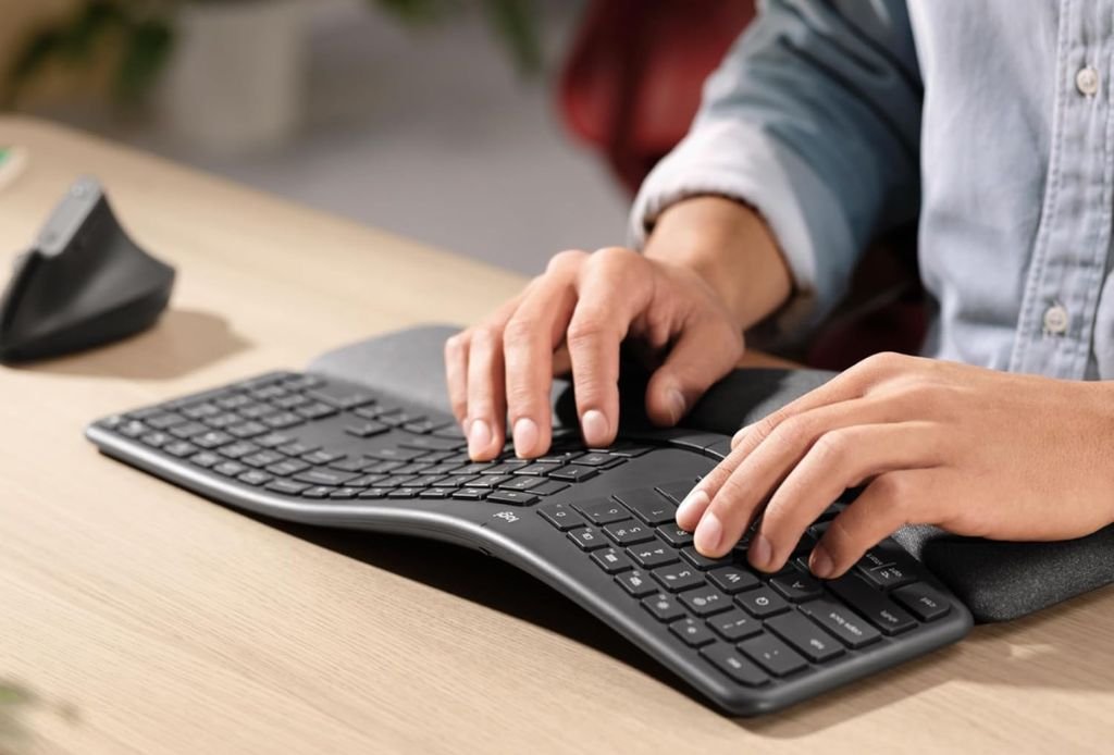 Teclado Logitech ERGO K860 5 melhores teclados ergonômicos Logitech